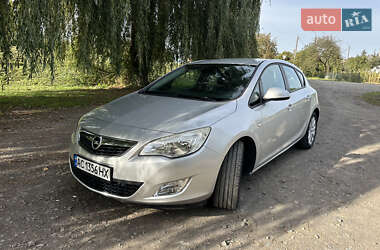 Opel Astra 2011