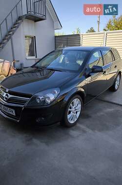 Opel Astra  2010