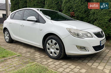 Opel Astra  2010