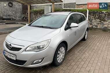 Opel Astra  2011