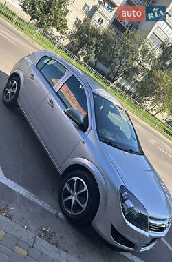 Opel Astra 2012
