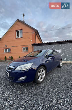 Opel Astra  2010