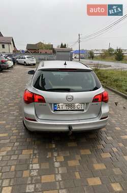 Opel Astra  2012