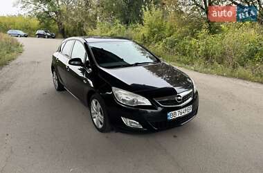 Opel Astra  2011
