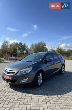 Opel Astra  2011