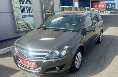 Opel Astra  2010