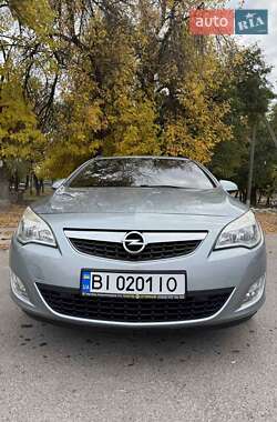 Opel Astra 2011
