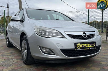 Opel Astra  2011