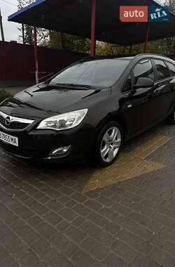Opel Astra  2011