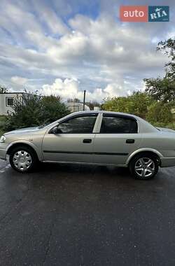 Opel Astra  2008