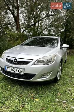 Opel Astra 2011