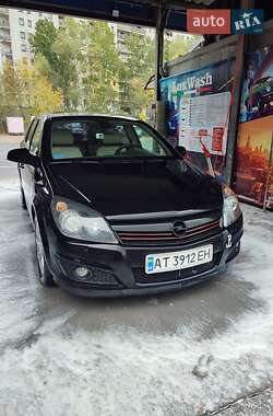 Opel Astra  2010