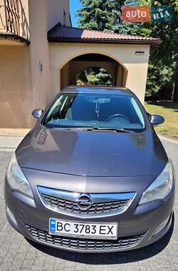 Opel Astra  2011