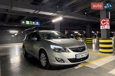 Opel Astra  2010