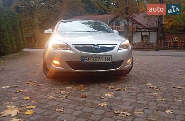 Opel Astra  2011