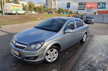 Opel Astra  2012