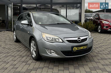 Opel Astra  2011