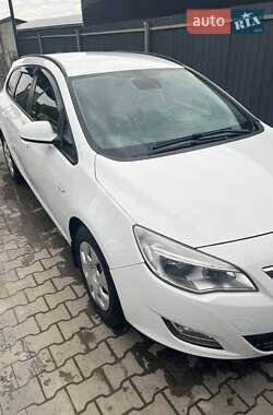 Opel Astra 2012
