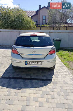 Opel Astra 2010