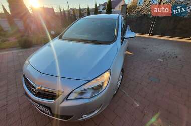 Opel Astra 2011