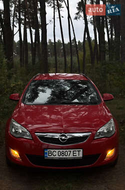 Opel Astra  2011