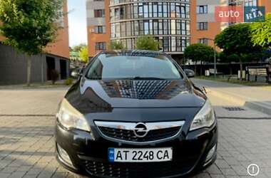 Opel Astra  2012