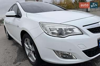Opel Astra 2011