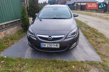 Opel Astra 2011