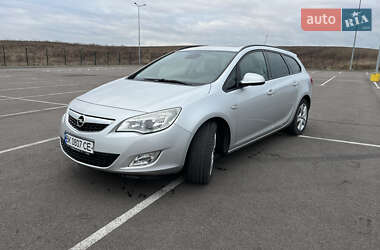 Opel Astra  2011