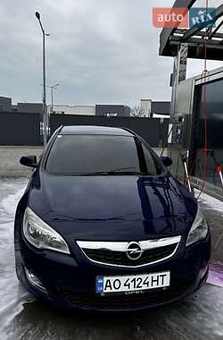 Opel Astra 2011