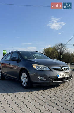Opel Astra  2011