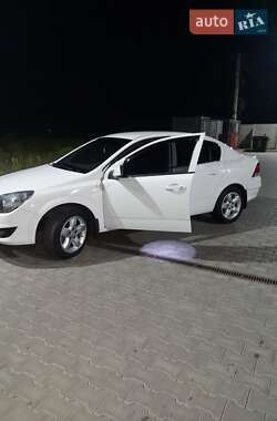 Opel Astra  2013