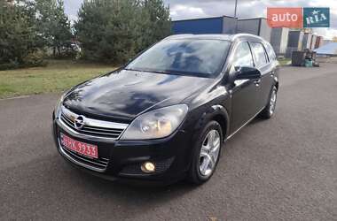 Opel Astra  2010
