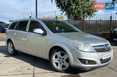 Opel Astra  2010