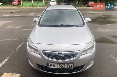 Opel Astra  2012