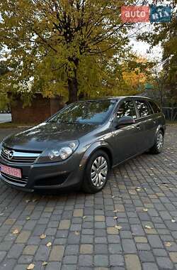 Opel Astra 2011