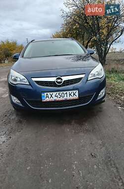 Opel Astra 2012
