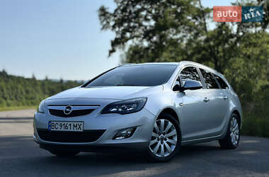 Opel Astra Cosmo 2012