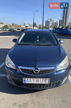 Opel Astra 2011