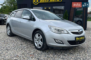 Opel Astra  2012