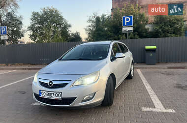 Opel Astra  2011