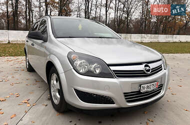 Opel Astra  2010