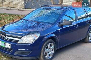 Opel Astra  2010