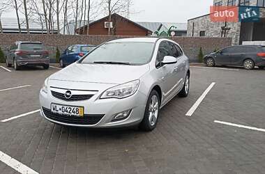 Opel Astra  2012