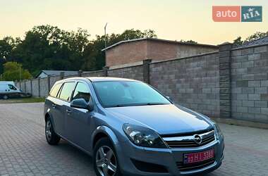 Opel Astra  2010