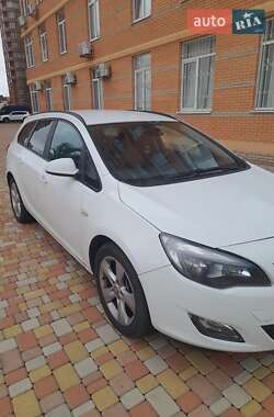 Opel Astra  2011