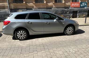 Opel Astra 2011