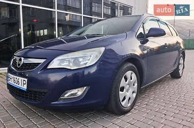 Opel Astra 2012