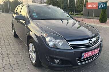 Opel Astra  2010