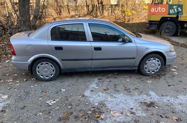 Opel Astra  2005